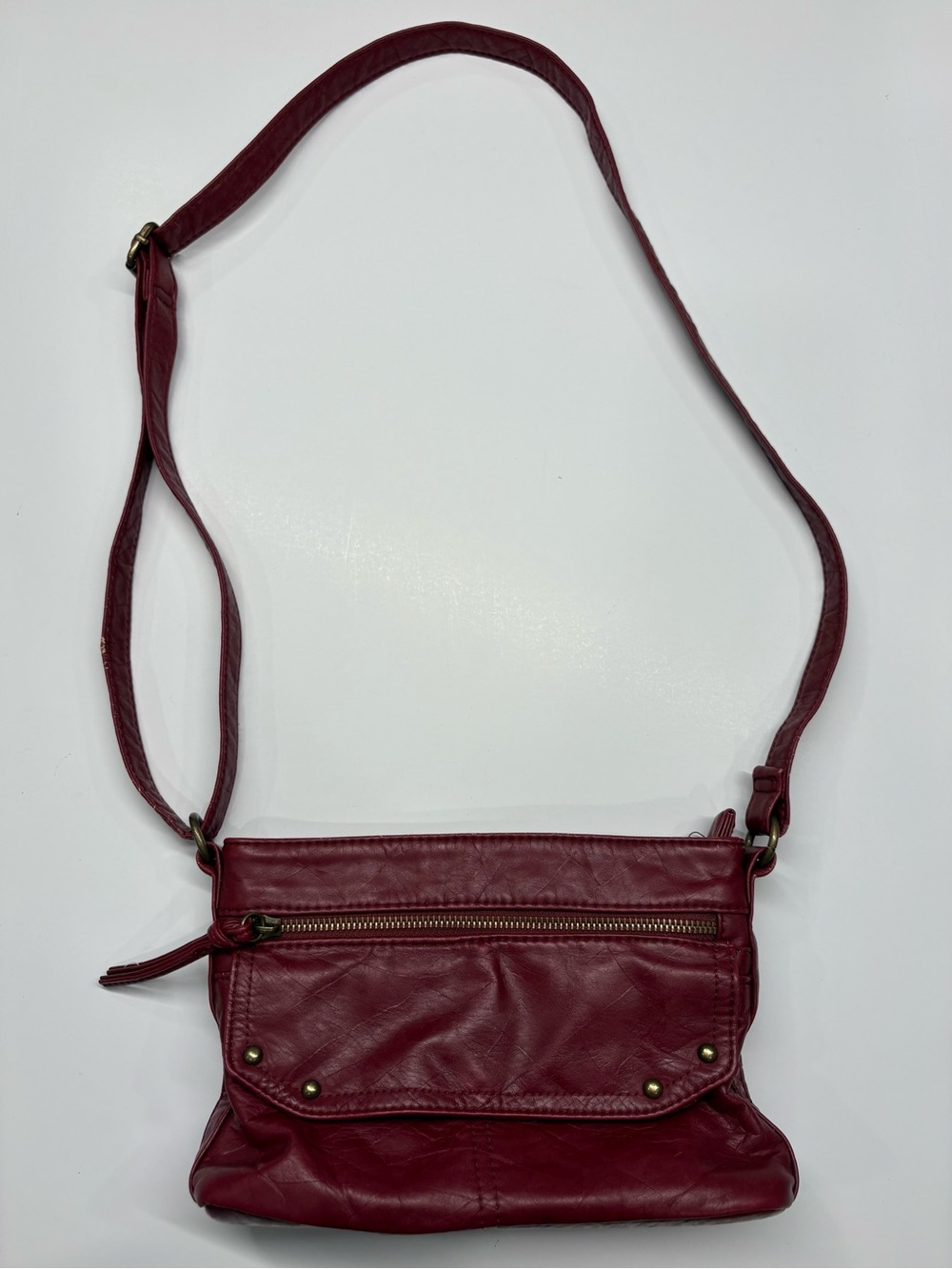Bueno of California Crossbody Bag in Burgundy